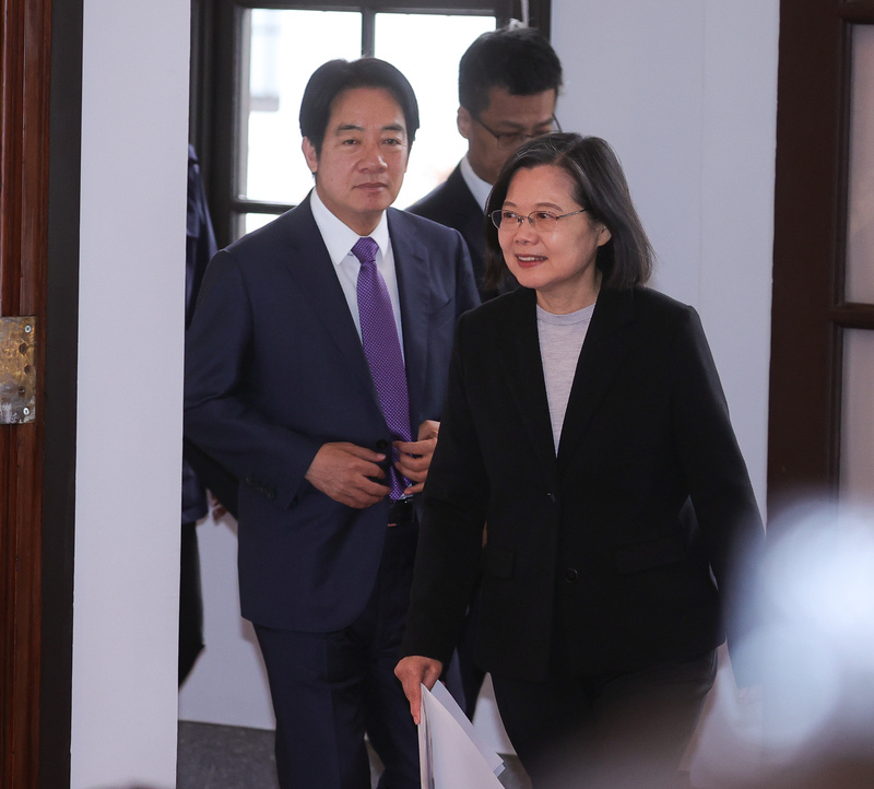 賴清德陪同發表新年談話 蔡：我支持的人就站在這裡