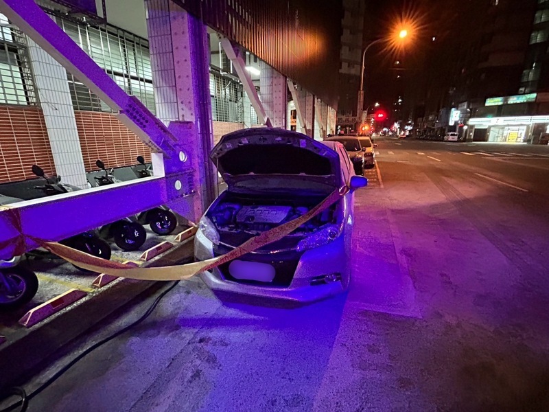 少年涉教唆友人警局外縱火 台中警帶回3人調查