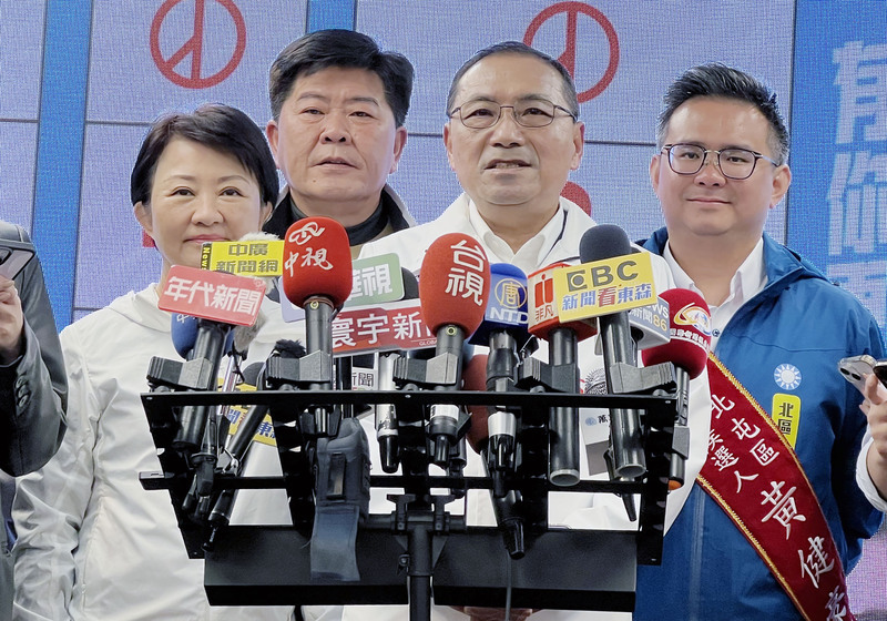 侯友宜與盧秀燕合體掃街 強調用選票讓藍白合作