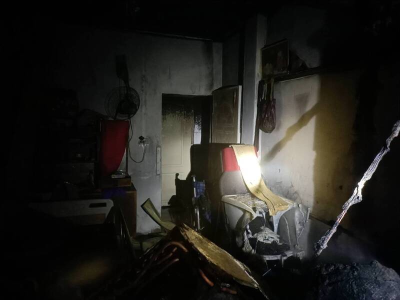 澎湖鳥嶼民宅火警 臥床男亡外籍女看護嗆傷送醫