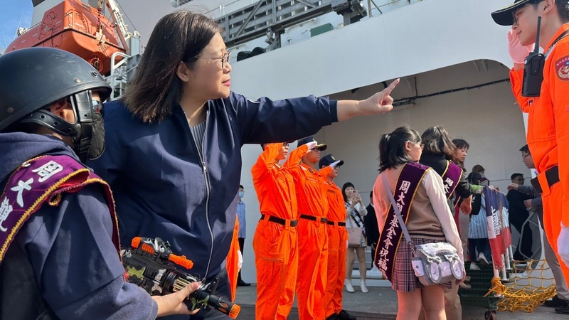 癌童登海巡最大嘉義艦 管碧玲勉「不放棄」