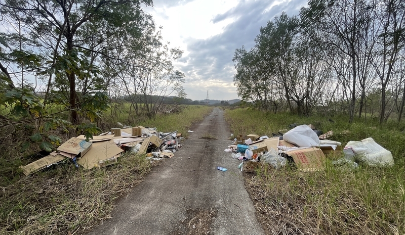 苗縣造橋運動公園遭倒廢棄物 警查獲可疑貨車送辦