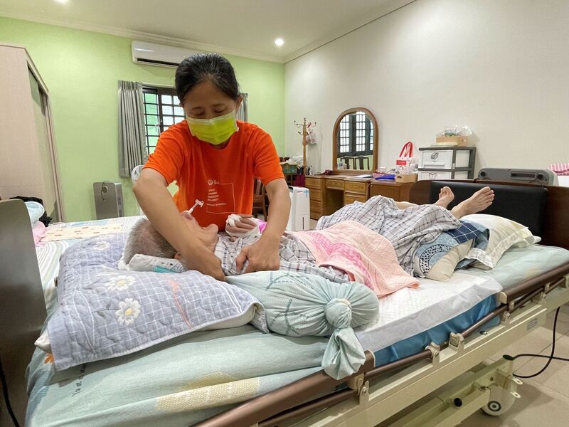 延伸對媽媽的愛 廖美玲投入居服照顧更多老人