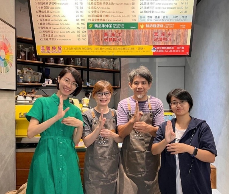 青年記錄聽障餐飲創業者經驗 繪製無聲美味感動地圖