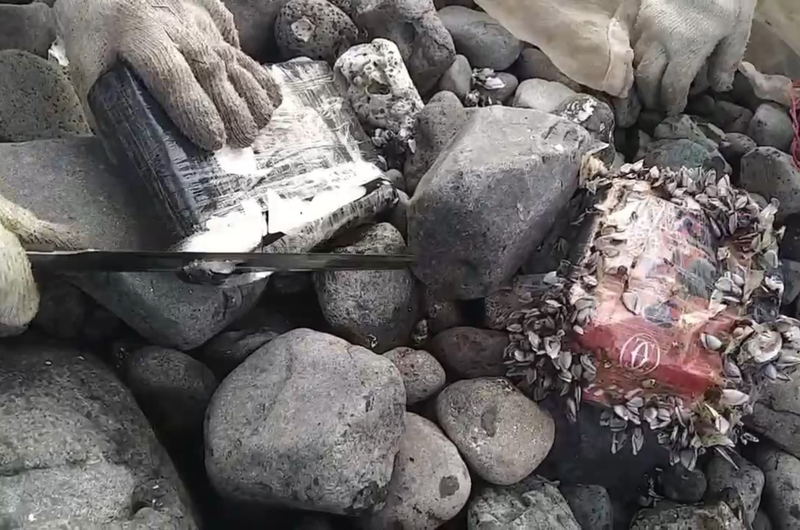 向大海致敬淨灘 澎湖民眾拾獲毒品漂流物