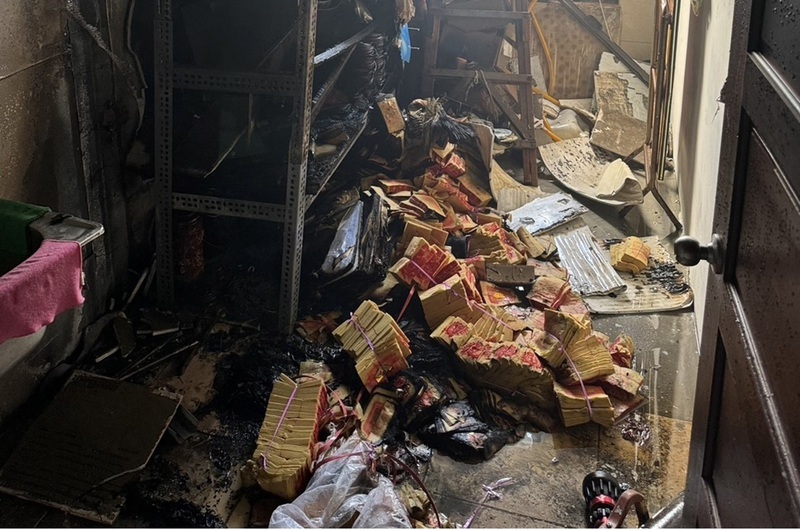 透天厝神明廳後儲放金紙突燃燒 新北警消迅速滅火