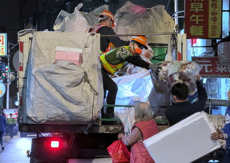 新北2/7加班清運垃圾 10至12日停收設71處定點站