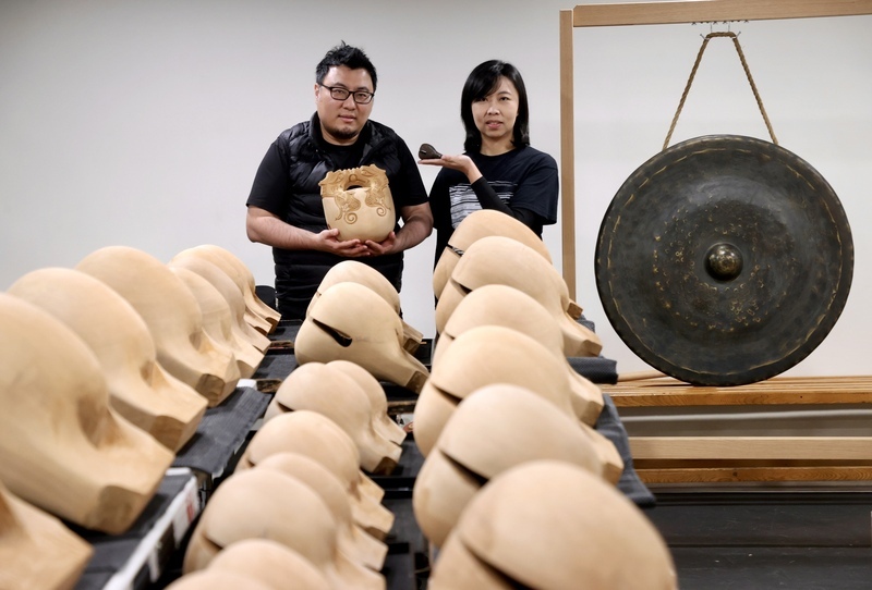 林煒傑賴奇霞音樂夫妻檔 以木魚探索擊樂共振