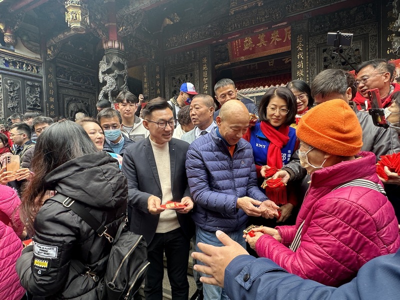 韓國瑜江啟臣大年初一合體 參拜豐原慈濟宮