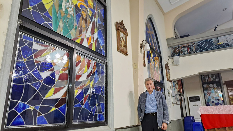 義大利藝術家推彩繪玻璃 促台義文化交流