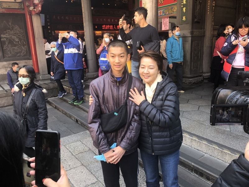 啟動宮廟走春之旅 黃珊珊：多年來習慣別無他意