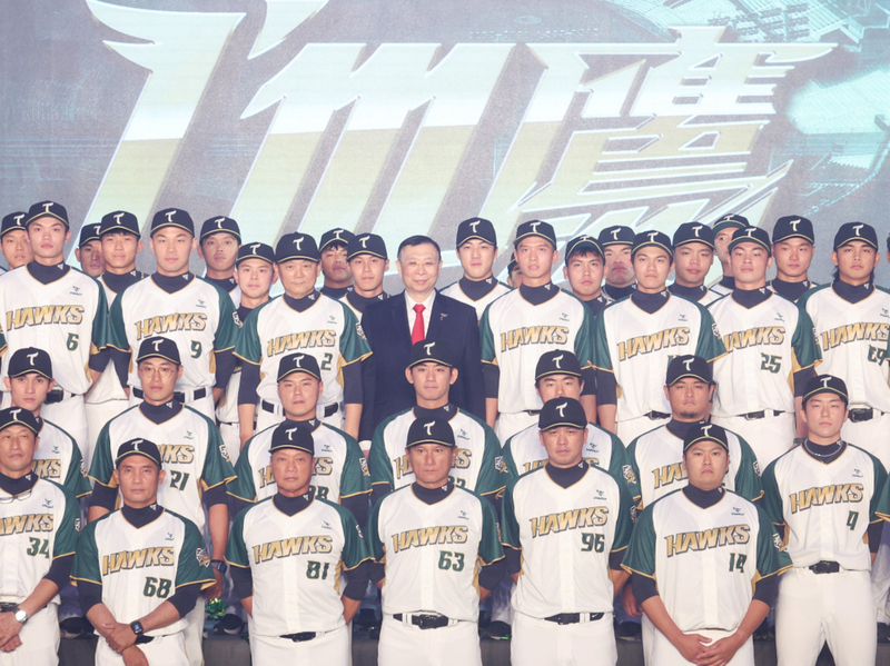 中華職棒35年話題十足 洪一中率台鋼雄鷹展翅