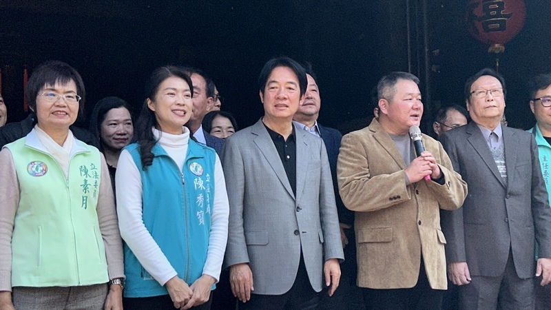 參拜中彰投宮廟發福袋 賴清德盼不分黨派共同打拚