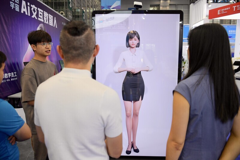 2024迎來AI手機元年 中美競爭更激烈