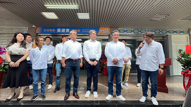 服務處掛牌岳父坐鎮 立委黃建賓：我不會亂來