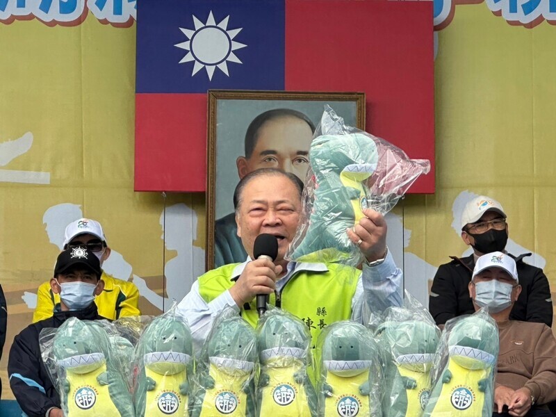 澎湖中小學聯合運動會開幕 陳光復為選手助威