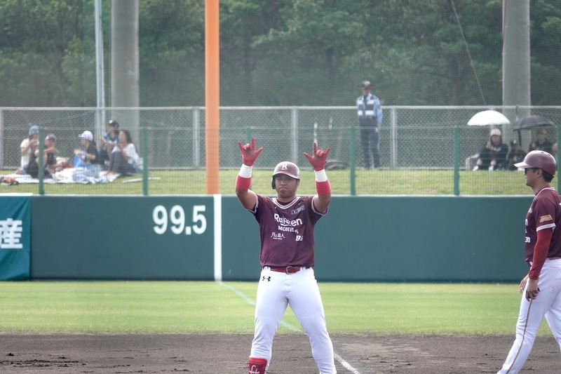 邱丹交流賽扛4棒2戰敲5安 慶祝手勢是甜蜜暗號