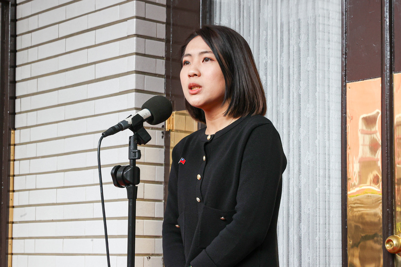 議場衝突黃捷指藍違規 徐巧芯：搶東西要付出代價