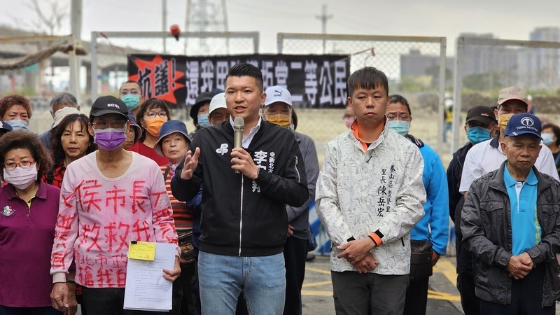 市民抗議塭仔圳領航路闢建延宕 新北：全力趕工