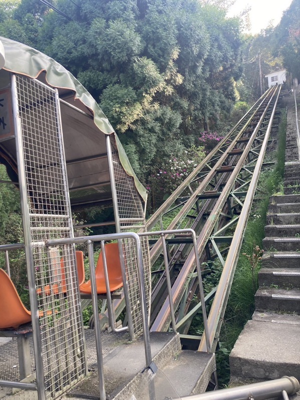 豐原高爾夫球場登山軌道車鋼索斷裂 5傷送醫