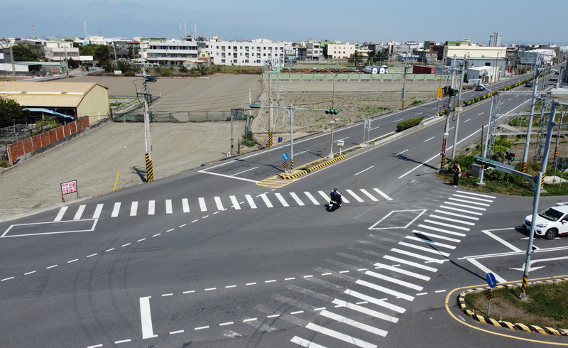 3姊弟被撞路口遭指斑馬線長又斜 公路局會勘設施