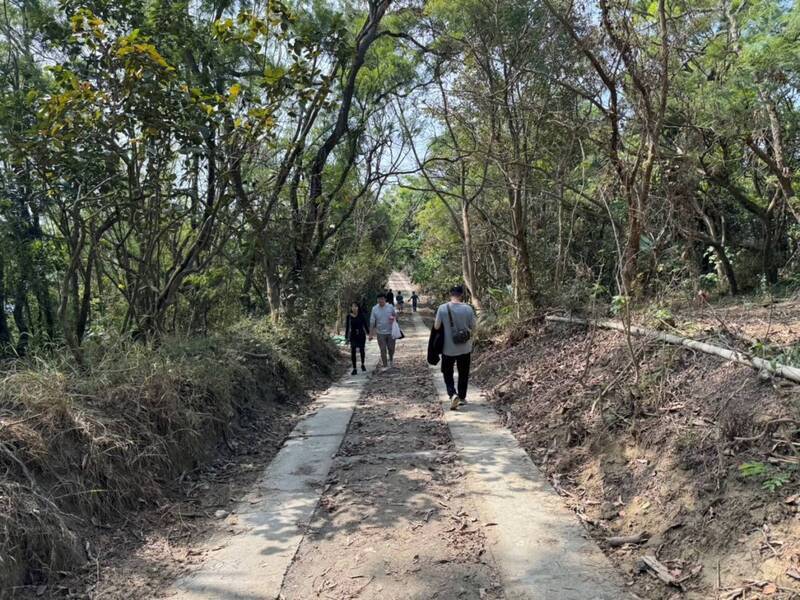 高雄半屏山道路改善完工 提升民眾登山安全