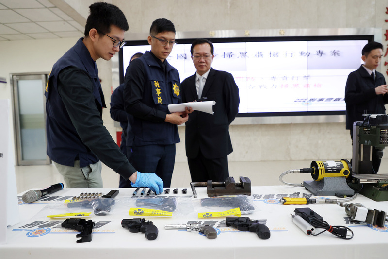 警政署掃黑肅槍專案 掃蕩2125處、扣77枝槍械