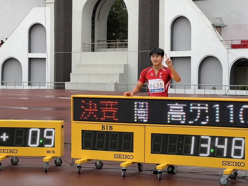 花5分鐘聊天放鬆 謝元愷青年盃110公尺跨欄摘金