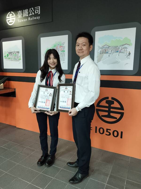 台鐵甜美車長擅長抓逃漏票 單月旅客補票500張