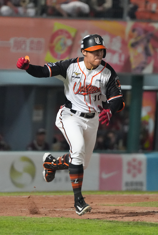 陳柏豪熱身賽後援失6分 許哲晏再見安獅隊搶勝