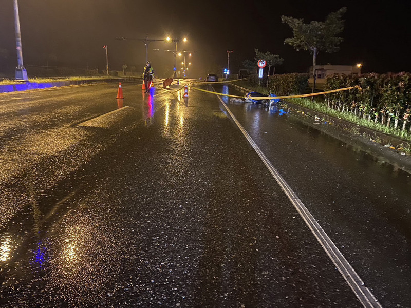 台9線鳳林深夜車禍 行人遭機車撞倒又被轎車追撞亡