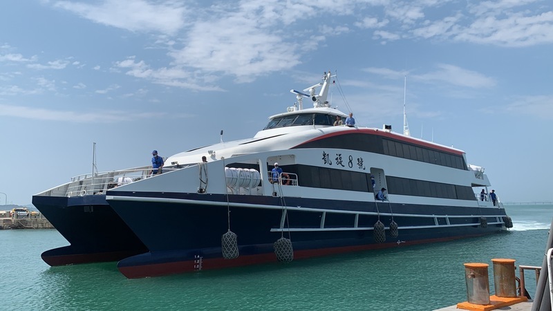 霧鎖金門 生力軍疏運船「凱旋8號」試航