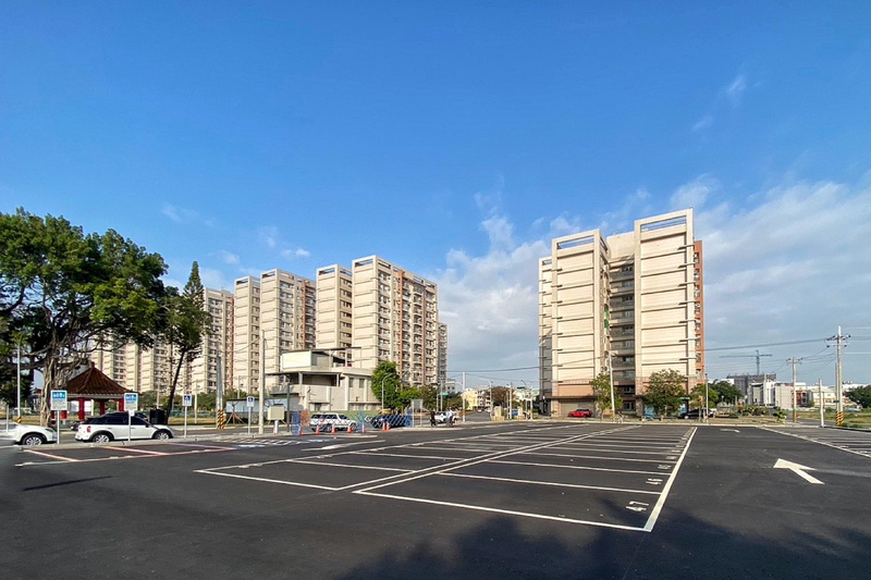 台南原二空眷村都更 首處公設停車場啟用