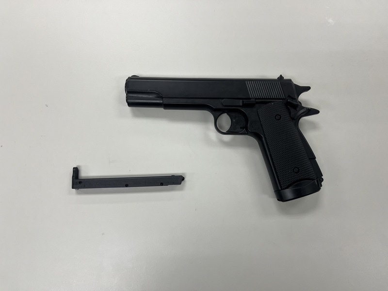 桃園男子銀行揚言搶劫 龜山警逮人搜出玩具槍