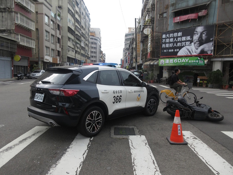 台中派出所長開警車肇事 自述漱口水影響酒測值