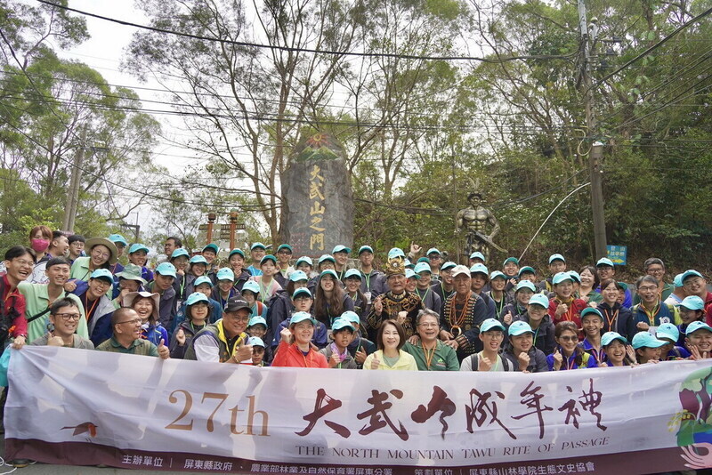 大武山成年禮 44名學員負重逾15公斤挑戰自我