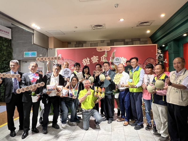 赴台中促銷台南洋香瓜 黃偉哲：價格親民品質又好
