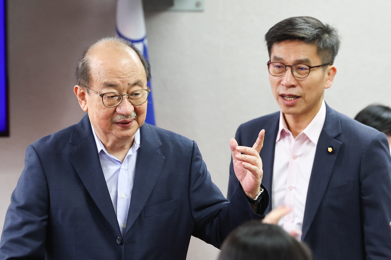 立院審查國會改革草案 傅崐萁、柯建銘互批躁鬱焦慮