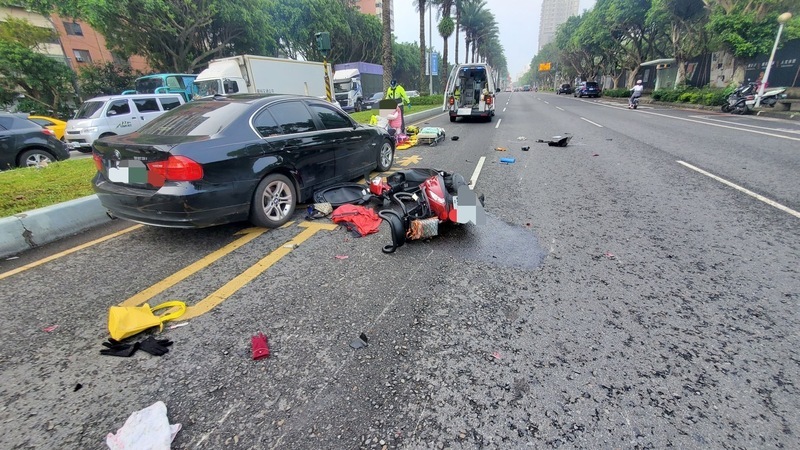 新北林口67歲翁載孫女上學 疑恍神撞2機車4人傷