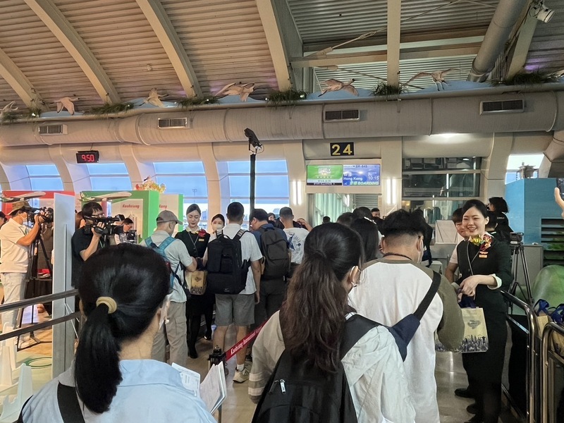 長榮高雄飛香港首航 孫嘉明：促進台灣觀光