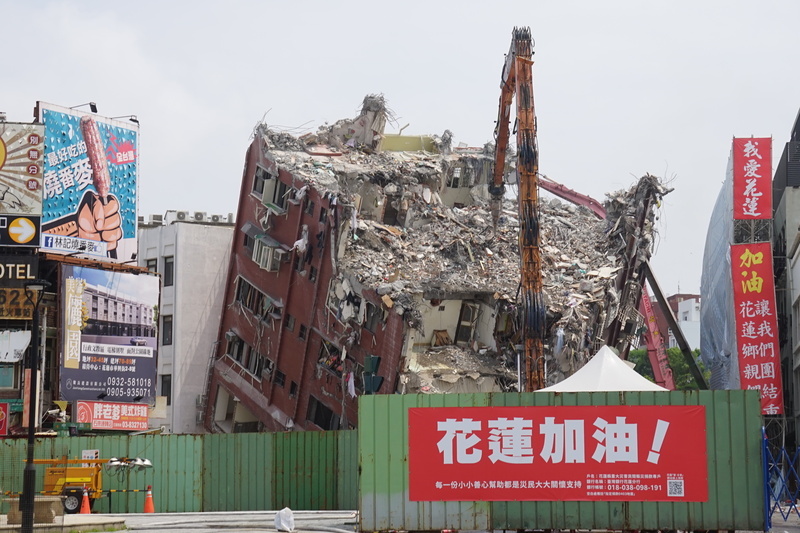 花蓮天王星大樓拆到6樓 傾倒風險降低