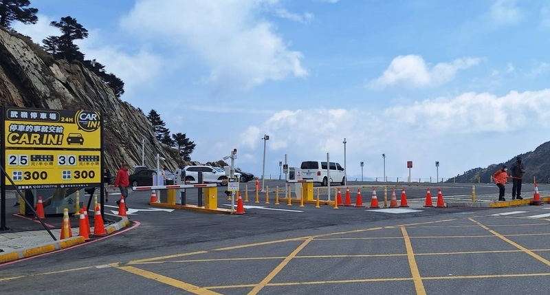 合歡山杜鵑花季假日交管第1天 交通順暢未現人潮