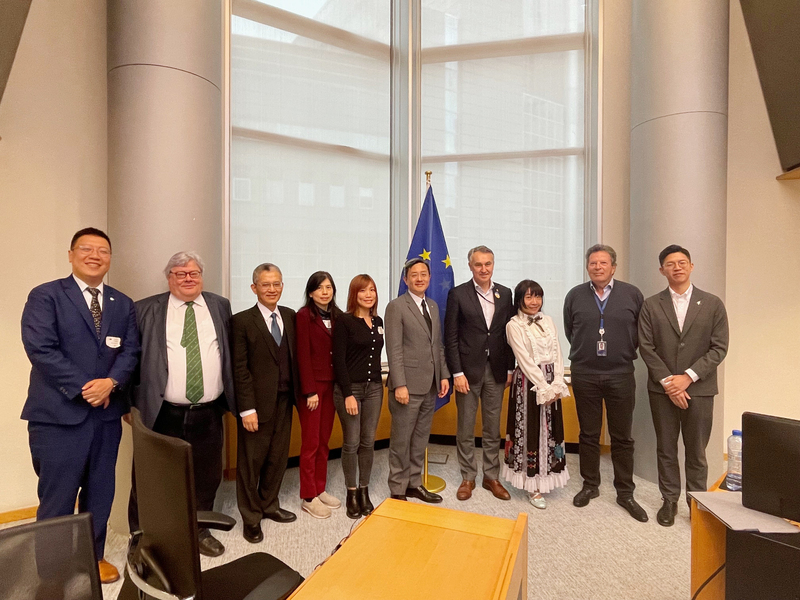 台灣公民團體歐洲議會分享對抗選舉資訊操弄經驗