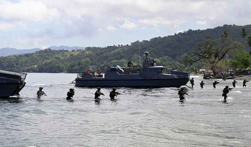 肩並肩軍演前 美菲陸戰隊聯合進行兩棲奪島演習