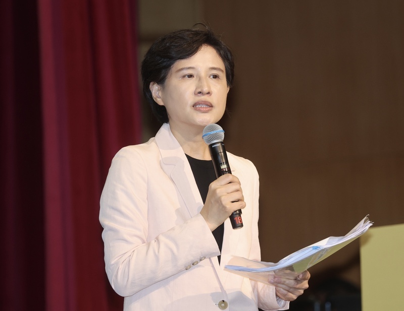 朝野攻防年改 鄭麗君：重點是年金永續與世代互助