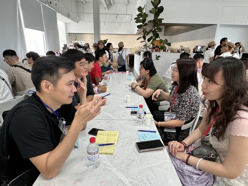 高雄單身聯誼120人報名歷年最大場 每人填5張告白卡