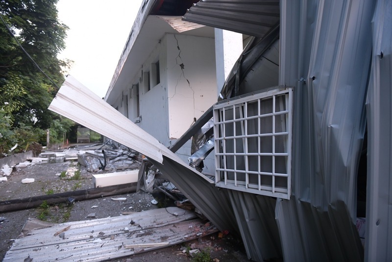 花蓮連續強震倒3棟 紅單戶廢棄工廠2樓變1樓