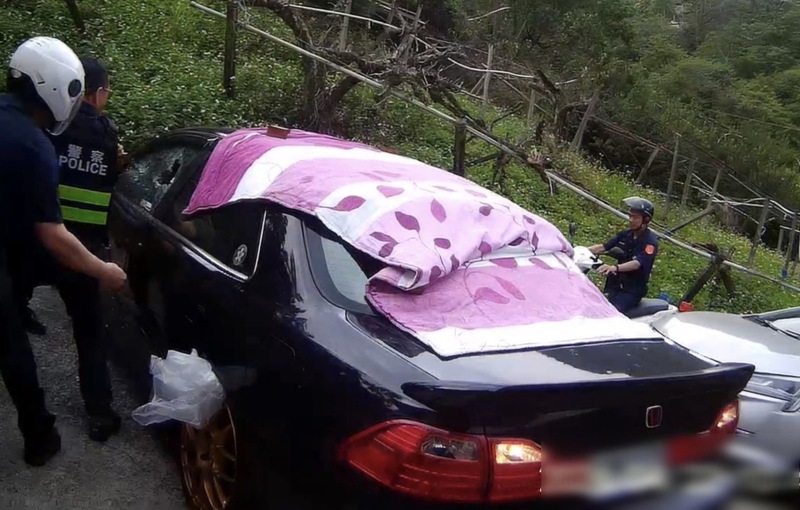 車停產業道路覆蓋棉被躲避追查 警方偵破送辦