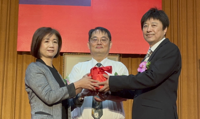 宣誓就職鎮長 林嘉弘：推動中科虎尾園區發展