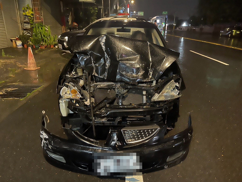 嘉縣老翁開車連續肇事 警方籲長者勿自駕